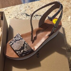 Lucky Brand Tan and Brown Snake Print Sandals